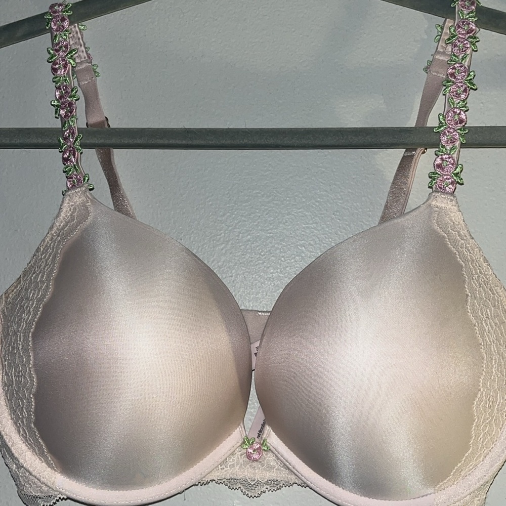 VS bra- excellent like new condition! $24